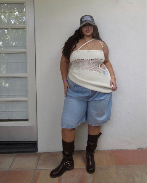 Rolling Loud Outfits, Plus Size Festival Outfit, Plus Size Aesthetic Outfits, Plus Size Baddie Outfits, Shorts Crochet, Camo Hat, Clubbing Outfits, Music Festival Outfits, Baggy Shorts