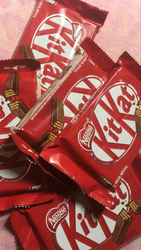 Kitkat Snapchat Story, Kit Kat Aesthetic, Fake Snapstreak, Kit Kat Chocolate Pics, Kit Kat Chocolate, Kitkat Chocolate, Chocolate Tumblr, Dairy Milk Silk, Cake Story