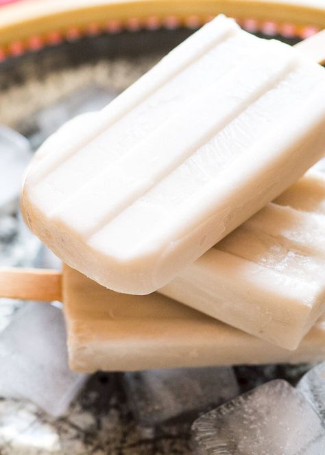 Jasmine Tea and Coconut Popsicles ©Eazy Peazy Mealz Tea Popsicles, Gourmet Popsicles, Coconut Popsicles, Healthy Popsicle Recipes, Ice Pop Recipes, Yogurt Pops, Jasmine Tea, Ice Cream Pops, Unsweetened Coconut Milk