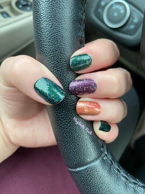 Nails For Salem Ma, Hocus Pocus Gel Nails, Winifred Sanderson Nails, Hocus Pocus Halloween Nails, Hocus Pocus Nails Design, Sanderson Sisters Nails, Hocus Pocus Inspired Nails, Hocus Pocus Colors, Hocus Pocus Nail Ideas