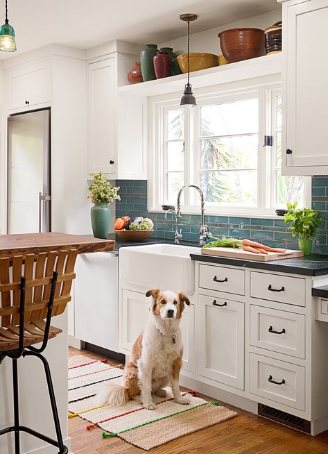 Kitchen Windows Above Sink Ideas, Kitchen Windows Above Sink, Window Above Kitchen Sink, Small Kitchen Window, Above Kitchen Sink, Window Over Sink, Spanish Style Kitchen, Kitchen Sink Window, Bungalow Kitchen