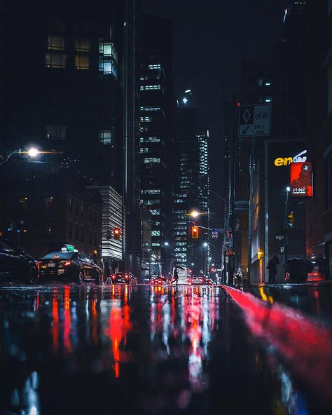 A Cinematic Stroll Through Toronto At Night – Fubiz Media Toronto At Night, Yosemite Photography, Toronto Photography, Rainy City, Fine Art Landscape Photography, Landscape Photography Tips, Scenic Photography, Night Scenery, Photography Basics