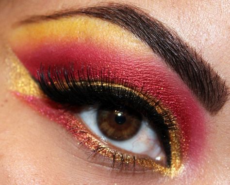 San Francisco 49ers Eye Make-up (Photo only). Sailor Galaxia, Makeup Pallets, Gold Eyeshadow, Gold Eyes, Gorgeous Eyes, Eye Make, San Francisco 49ers, Beautiful Eyes, Beauty Blogger