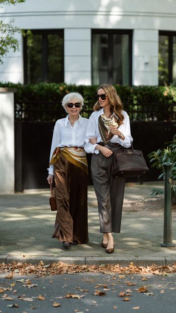 Alexandra Lapp (@alexandralapp) • Instagram photos and videos Style A Silk Scarf, Chanel Street Style, Silk Scarf Outfit, Alexandra Lapp, White Shirt Outfits, Brown Outfit, Gorgeous Clothes, Next Fashion, Family Fashion