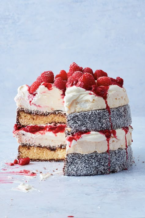 It doesn't get much more Aussie than this! Layers of lamington and pavlova in magnificent cake that serves up to 12 of your closest. Australian Desserts, Pavlova Cake, Aussie Food, Australia Food, Gateaux Cake, Chocolate Icing, Round Cake Pans, Pavlova, Summer Desserts