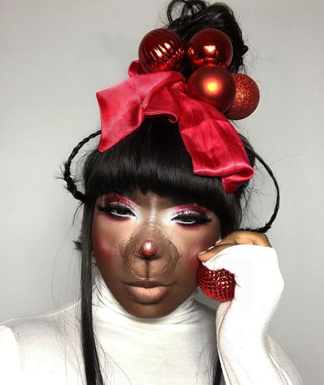 Naezrah A. 🧚🏾‍♀️ on Instagram: “🎁🎄👶🏾ESME WHO👶🏾🎄🎁 The first and only black who child of whoville at the moment . She’s strong , creative and smart. She’s also Cindy Lou…” Whoville Costumes, Cindy Lou Who Hair, Whoville Hair, Christmas Makeup Look, Cindy Lou Who, Face Art Makeup, Natural Afro Hairstyles, Cindy Lou, Christmas Hairstyles