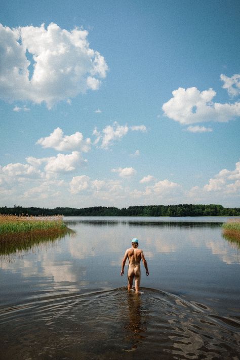 Valtteri Bottas on Twitter: "Hyvää juhannusta 🇫🇮 Happy midsummer 🇫🇮 📷 @tiffanycromwell https://t.co/Lf76ML80U1" / Twitter Valtteri Bottas Mullet, Valterri Bottas Funny, Valtteri Bottas Funny, Bottas Valtteri, F1 Instagram, Watch F1, Girls Watch, F1 Wallpaper, F1 Memes