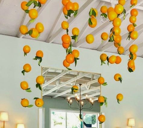 Citrus Party Backdrop, Citrus Bachelorette Party, Citrus Display, Citrus Themed Party, Citrus Wedding Decor, Spanish Lunch, Citrus Flowers, Citrus Decor, Summer Engagement Party