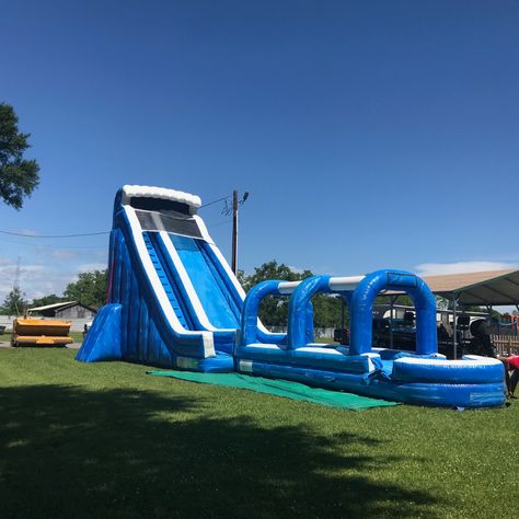 funjump waterslides Waterslide Birthday Party Ideas, Water Slide Birthday Party Ideas, Mother Baby Matching Outfits, Water Slides Backyard, Water Slide Party, Waterslide Party, Big Water Slides, Giant Water Slide, Blow Up Water Slide