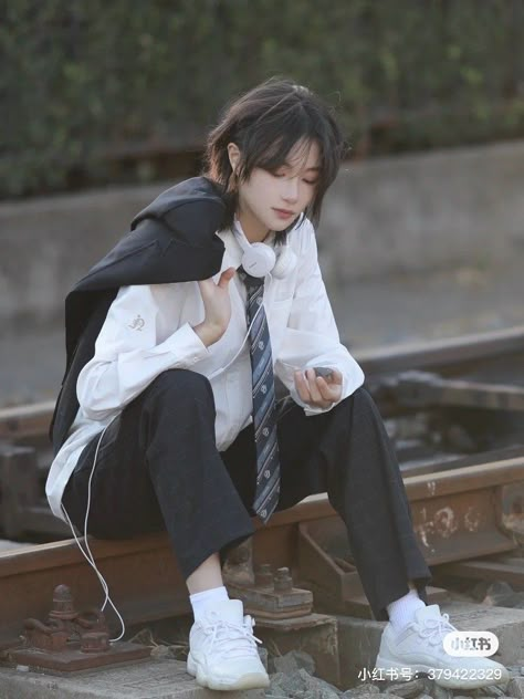 Asian Tomboy, Fashion Tomboy, Boyish Girl, Masc Women, School Uniform Fashion, Tomboy Outfits, Tomboy Style Outfits, Androgynous Fashion, Uniform Fashion