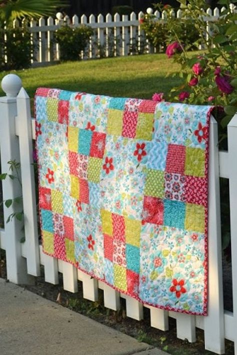 A Free Picnic Quilt Pattern designed by Amanda from Jedi Craft Girl Friday Funday, Picnic Quilt, Charm Pack, Crafts For Girls, Quilt Patterns Free, Summer Activities, Quilt Patterns, Pattern Design, Sewing