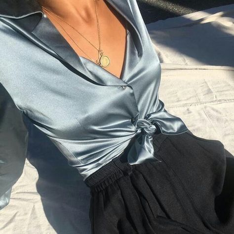 Satin Bluse, Chique Outfits, Tumblr Fashion, Street Style Trends, Outfit Trends, Satin Shirt, Mode Inspo, Inspiration Mode, Looks Style