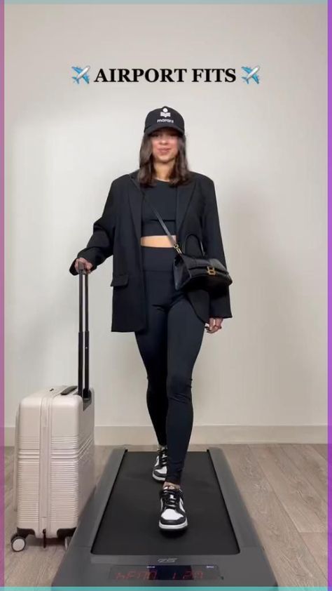 Chic Airport Outfit Classy, Airplane Outfit Long Flights, Aeroport Outfit, Airport Outfit Leggings, Airplane Clothes, Trendy Airport Outfits, Aero Look, Airport Outfit Long Flight, Outfit Viaje