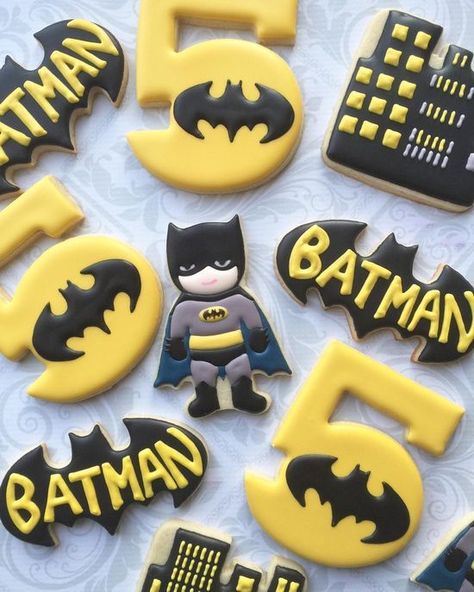 Avengers Cookies, Batman Cookies, Batman Birthday Cakes, Superhero Cookies, Batman Cake, Batman Birthday Party, Batman Party, Superhero Cake, Batman Birthday