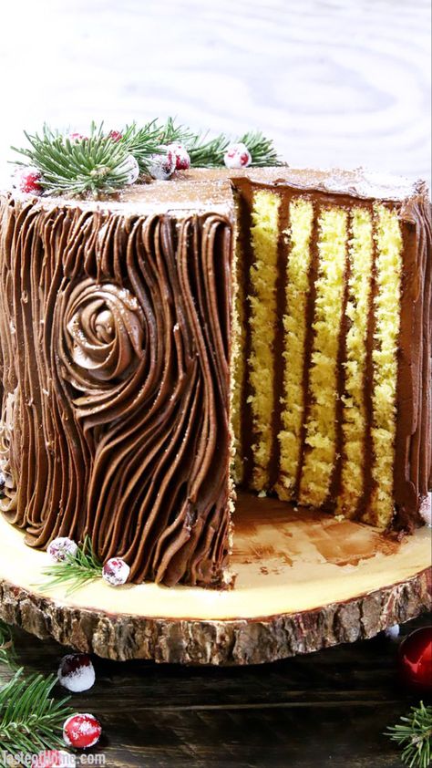 The Best Tree Stump Cake dessert, with its irresistible chocolate buttercream frosting and the beauty of a true show stopper. It's perfect for Christmas, any holiday, or a woodland theme party. Tree Trunk Cake, Stump Cake, Tree Stump Cake, Inside Cake, Decorating Frosting, Log Cake, Chocolate Buttercream Frosting, Festive Crafts, Tree Cakes