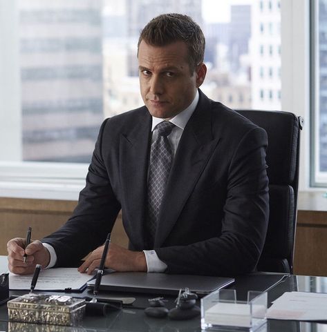 Harvey Specter Style, Lawyer Suit, Lawyer Man, Business Man Photography, Harvey Suits, Suits Tv Series, Suits Tv Show, Specter Suits, Suits Harvey