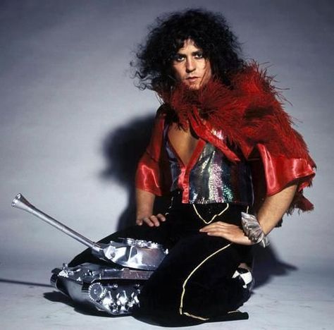 Marc Bolan photoshoot for the TANX album 1973 70s Glam Rock, 1970s Glam, Children Of The Revolution, Electric Warrior, Glam Rock Bands, Lady Stardust, 70s Glam, Marc Bolan, I'm With The Band