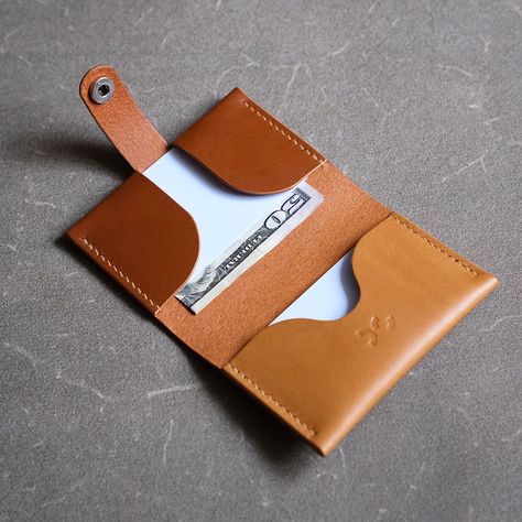 The Seiner wallet pattern is now live! 🥳 Two pieces of leather that allow for cool leather and color combinations, smart snap closure, quick build with trim allowance, external pocket for the most used card and/or double folded cash! 😎 Small enough for pocket carry and securely closed to throw in a small summer purse. Capacity: 6-7 cards and folded cash. 🙂 The pattern can be found in my Etsy shop. Comes with step-by-step instructions with pictures. Link in profile. 😊 Happy crafting, Deyan... Diy Leather Working, Edc Wallet, Summer Purse, Leather Patterns, Diy Leather Projects, Wallet Tutorial, Leather Wallet Pattern, Summer Purses, Leather Stamps