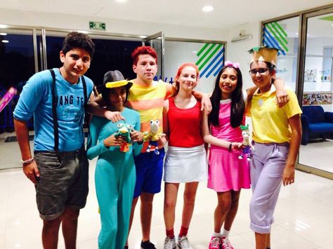 DIY friends' costume from Disney's Phineas & Ferb: Baljeet, Perry, Phineas, Candace, Isabella and Ferb Phineas And Isabella Costume, Isabella Phineas And Ferb, Ferb Costume, Isabella Costume, Phineas And Ferb Costume, Phineas And Isabella, Outfit Png, Friends Diy, Disney Friends