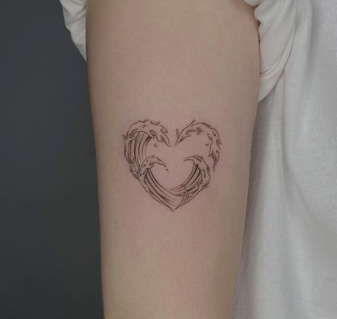 Aphrodite Tattoo Simple, Romantic Tattoos For Women, Aphrodite Tattoos, Romantic Tattoos, Arm Cover Up Tattoos, Minimal Tattoo Designs, Butterfly Tattoos On Arm, Romantic Tattoo, Design Tattoos