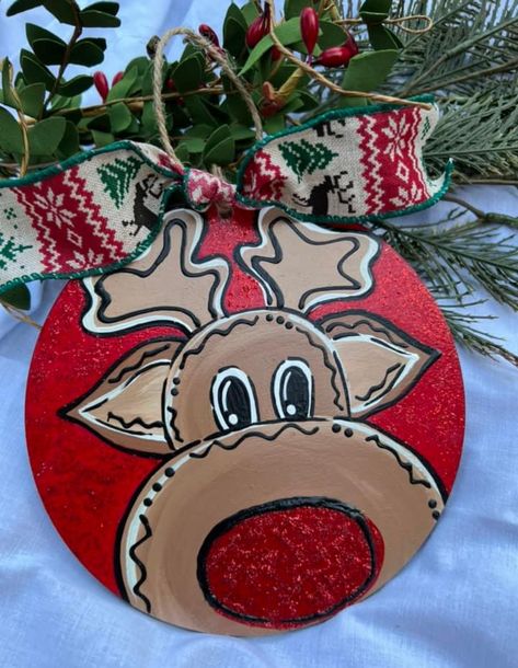 Painted Wreath Ornaments, Painted Wood Discs Christmas Ornament, Rudolph Painted Ornament, Diy Painted Christmas Ornaments, Disc Crafts, Wood Discs Crafts, Elf Wood Slice Ornament, Reindeer Wood Slice Ornament, Painted Wooden Ornaments