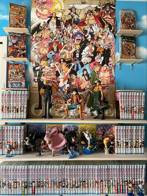 One Piece Room Ideas, One Piece Manga Collection, One Piece Bedroom, One Piece Room, Manga Display, Manga Room, Action Figure One Piece, Comic Book Shop, One Piece Figure