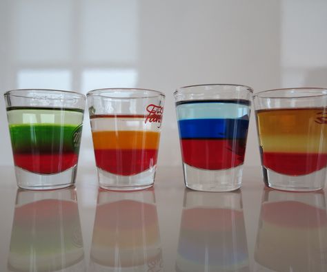 How to Pour a Layered Shot Traditional Cocktails, Champagne Jello, Layered Shots, Rainbow Shots, Layered Cocktails, Layered Drinks, Coffee Health Benefits, Party Hacks, Coffee Cocktails