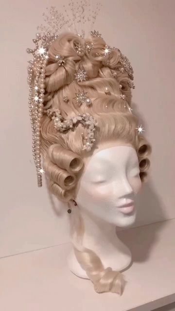 1700s French Hairstyles, Victorian Wigs Marie Antoinette, French Wigs 18th Century, 1770s Hairstyles, Rococo Wig Woman, Marie Antoinette Wig Diy, Rokoko Hairstyle, Marie Antoinette Crown, Diy Marie Antoinette Hair