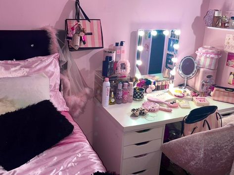 2000s Room, Y2k Cross, 2023 Wishlist, Y2k Room, Pink Room Decor, 2000s Nostalgia, Themed Bedroom, Girly Room, Cute Bedroom Decor