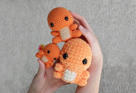 Low sew Charmander free crochet pattern - Quick easy amigurumi Crochet Dragonite Pattern, Free Charmander Crochet Pattern, Dragonite Crochet Pattern Free, Crochet Fuecoco, Easy Crochet Pokemon, Charizard Crochet Pattern Free, Pokemon Crochet Keychain, Charmander Crochet Pattern Free, Amigurumi Pokemon Free Pattern