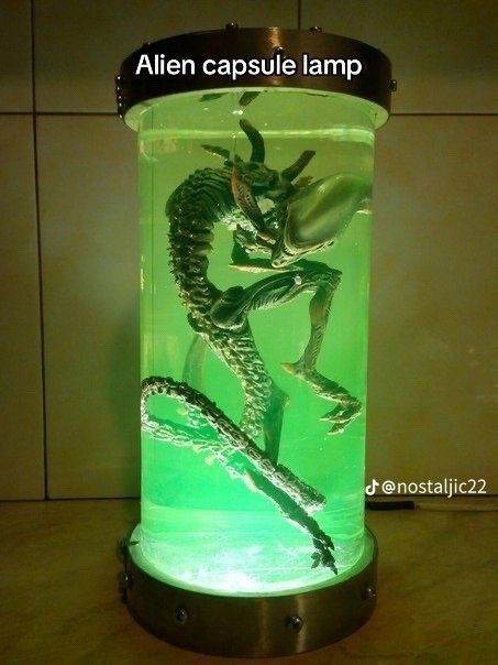 Alien Predator, Alien Vs Predator, Alien Vs, Resin Art, Aliens, Cyberpunk, Cool Stuff, Room Ideas, Sci Fi