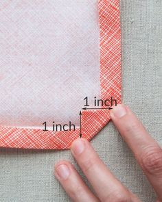 Glove And Hat Storage Ideas, How To Sew Napkins, Quilt Corners Easy, Sewing Mitered Corners, Simple Quilting, Quilt Binding Tutorial, Quilt Corners, Purl Soho, Beginner Sewing Projects Easy