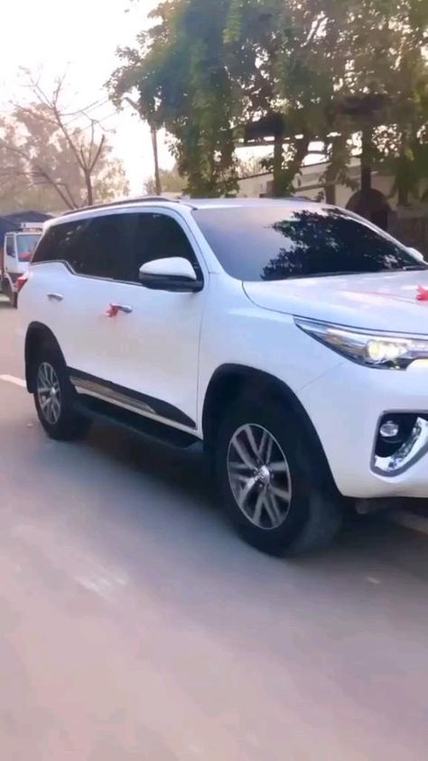 Fortuner Car, Boys Attitude Pics Hd, Scorpio Car, Best Love Photos, Junaid Khan, Mahindra Scorpio, Car Drives, Cars Driving, Blur Image Background