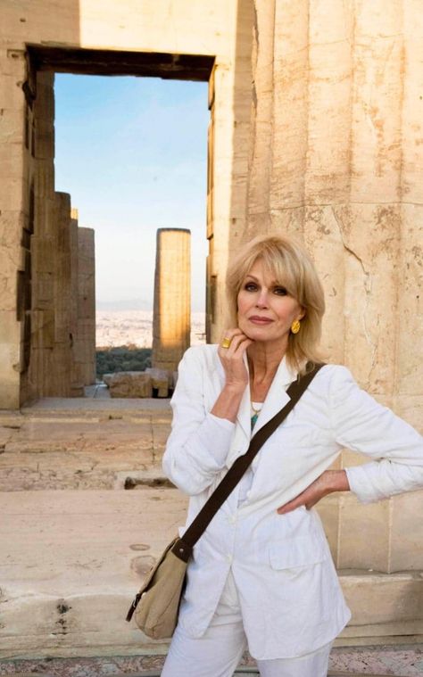 Joanna Lumley Joanne Lumley, Joanna Lumley, Ab Fab, Advanced Style, Ageless Style, Srinagar, Aging Beautifully, Inspirational Women, Role Models