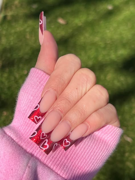 Valentines Nails Red Tips, Valentine's Day Press On Nails, Short Medium Valentines Nails, Valentines Classy Nails, Valentines Nail Inspo Red, Valentines Nail Inspo Short, Cute Valentine’s Day Nails Red, Valentine Nails Medium, Squared Valentines Nails