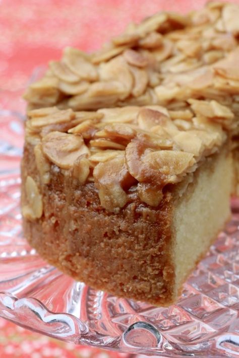 Scandinavian Almond Cake Recipe, Nut Roll, Healthy Cakes, Almond Cake Recipe, Sweet Temptation, Vanilla Sponge, Almond Cake, Swedish Recipes, A Piece Of Cake