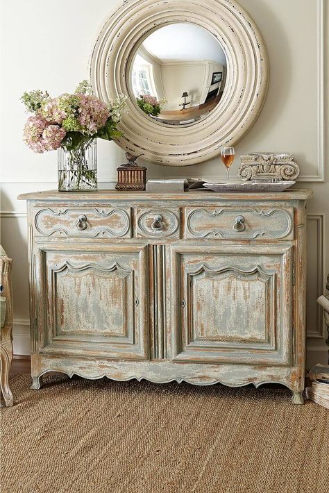 35+ Best French Country Design and Decor Ideas for 2021 French Country Rug, French Country Living, Baroque Decor, French Country Furniture, Decoration Shabby, Rustic French Country, French Country Living Room, Casa Country, French Country Design