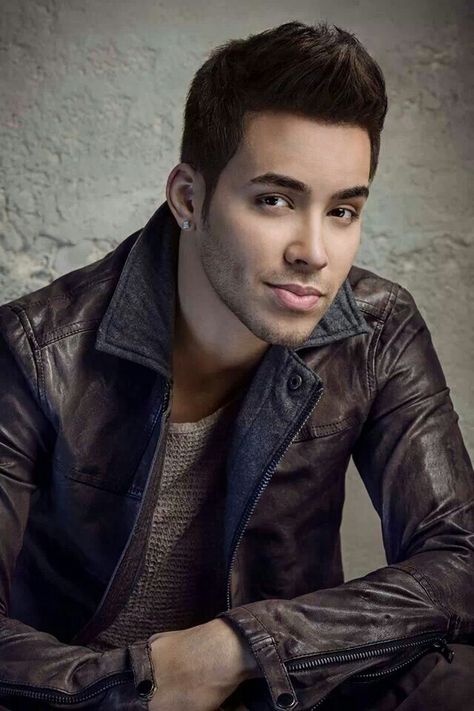 Prince Royce ♥ Chaning Tatum, Latin Men, Prince Royce, Celebrities Humor, Good Looking Men, Man Crush, Funny Art, Royce, Favorite Celebrities