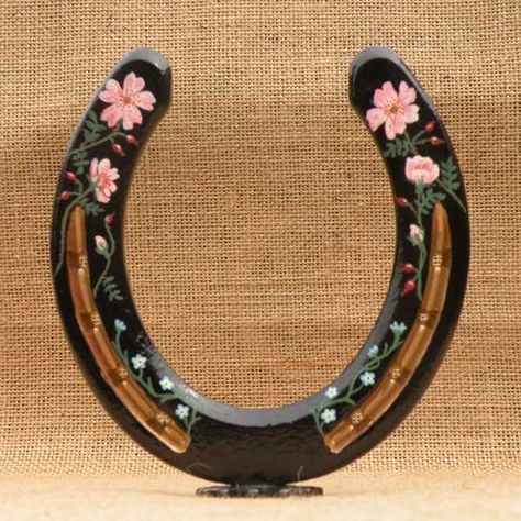 Horseshoe Crafts Projects, Horse Braiding, Painted Horse, Horseshoe Projects, Western Crafts, Barb Wire, Horseshoe Decor, Horseshoe Crafts, Horse Shoes