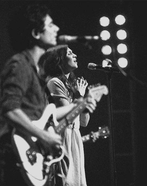 Praise and live. Kim Walker Smith, Worship Band Aesthetic, Guitar Worship, Worship Concert, Worshipping God, Kim Walker, Christian Photography, Jesus Culture, I Follow Back