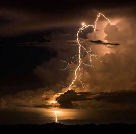 Australian lightning in the Northern Territory. Photo by Willoughby Owen Lightning Aesthetic Yellow, Gold Lightning Aesthetic, Fae Powers, Thunder Aesthetic, Baratheon Sigil, Aesthetic Lightning, Lightning Aesthetic, Heat Lightning, Lighting Storm