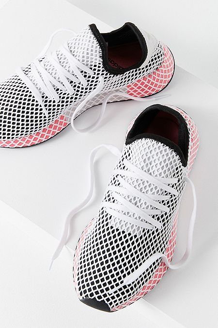 Adidas Deerupt, Red Sole Shoes, Sneaker Magazine, Womens Summer Shoes, Best Running Shoes, Adidas Outfit, Sneakers Men Fashion, Womens Shoes Wedges, Long Distance