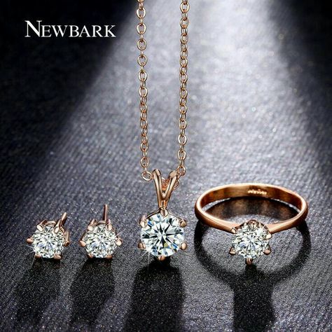 Newbark Jewelry, Pendent Set Gold, Jewelry Magic, Pendant Earring Set, Gold Jewelry Set, Diamond Jewelry Set, Rings Ideas, Diamond Pendants Designs, Modern Gold Jewelry