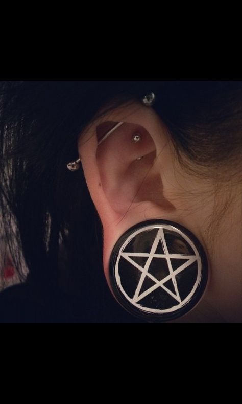 The exact size I want to stretch my ears to 38mm Big Gauges, Ear Stretching, 4 Gauge Stretched Ears, Cute Gages Ears, Double Stretched Lobes, Gages Earrings Sizes, Gauged Ears, Goth Gauges, 25 Mm Stretched Ears