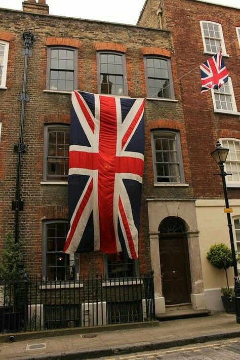 Union Jack Decor, London Bridges, Rule Britannia, British Things, Travel England, London Dreams, Europe Tour, London Townhouse, Jack Flag