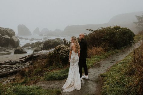 Fall Coastal Wedding, Oregon Coast Wedding, Bar Service, Party Places, Coastal Wedding, Coast Wedding, Nothing More, Sweetheart Table, Oregon Coast