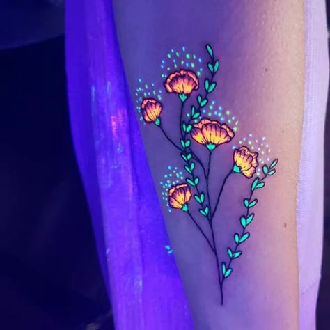 Uv Ink Tattoos, Uv Tattoos, Glow Tattoo, Black Light Tattoo, Neon Tattoo, Uv Tattoo, Light Tattoo, Tattoo Trend, Magic Tattoo