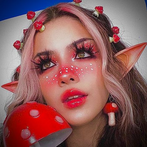 Mushroom Face Paint, Elf Face Paint, Gnome Makeup, Elves Makeup, Mushroom Elf, Mushroom Makeup, Maquillaje Aesthetic, Elf Face, Gnome Halloween