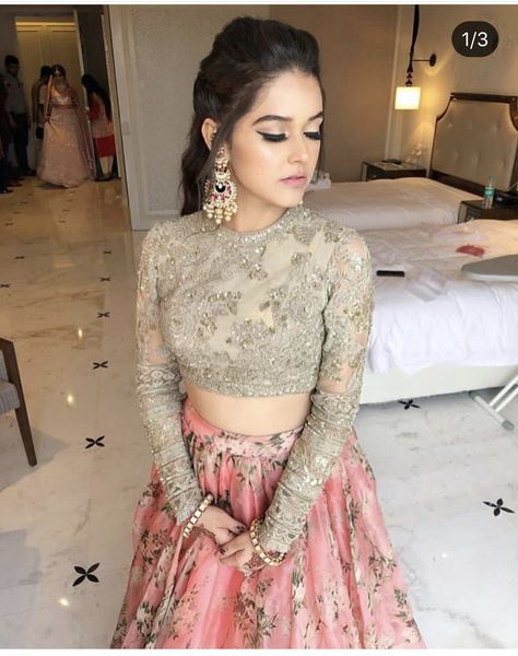 Orang India, Lehenga Choli Designs, Gold Lehenga, Floral Lehenga, Indian Outfits Lehenga, Wedding Lehenga Designs, Lehnga Dress, Gaun Fashion, Indian Gowns Dresses