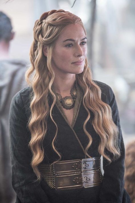 Jeweled Hair Accessories, Medieval Hairstyles, Jaime Lannister, Cersei Lannister, Gra O Tron, Game Day Hair, Sansa Stark, Arya Stark, Maisie Williams